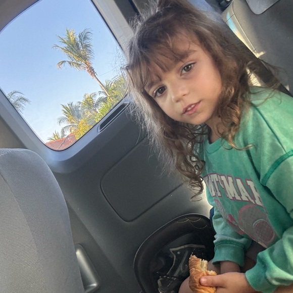 Meet your Posher, Jessenia mother of two blessing - Picture 10 of 17